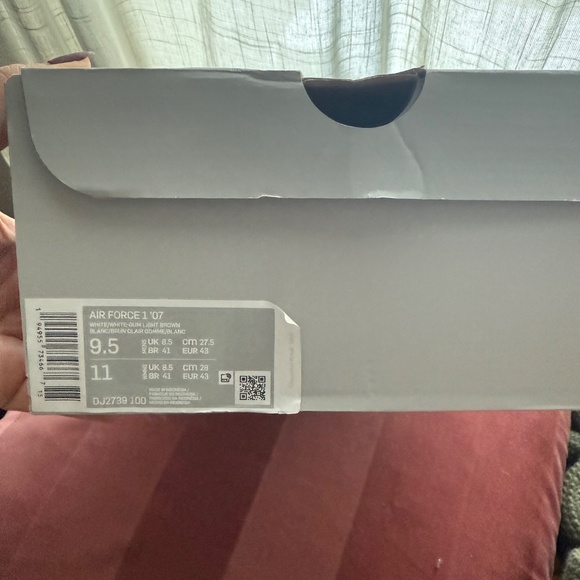 Nike Air Force 1 07 - Picture 2 of 4